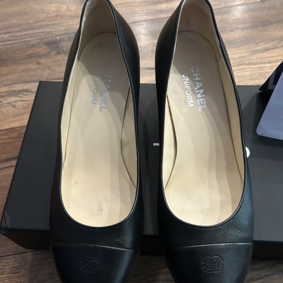 Chanel uniform shoes 39.5 - Picture 2 of 5